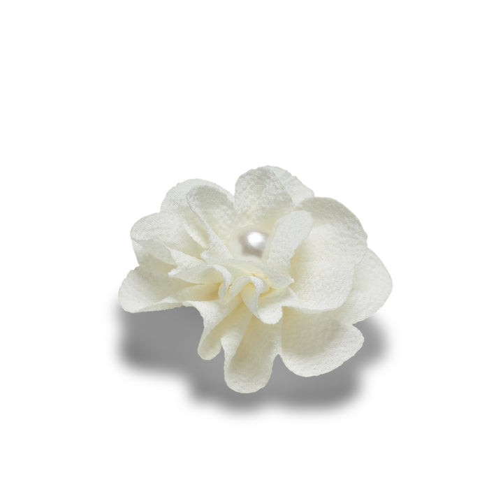 Jibbitz™ Charm White Fabric Flower With Pearl - Crocs™ Việt Nam