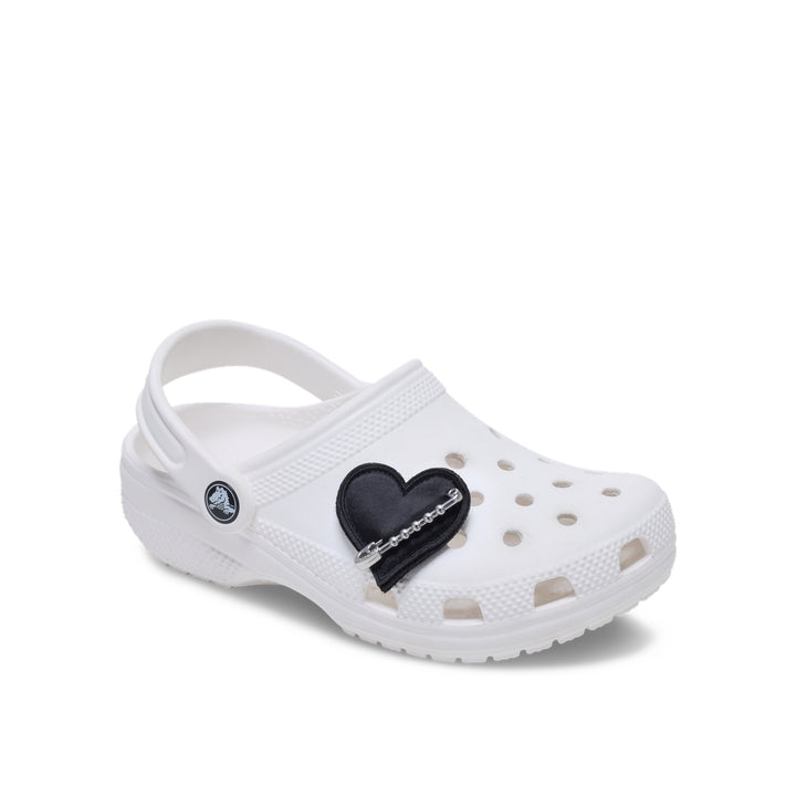 Jibbitz™ Charm Black Heart With Safety Pin - Crocs™ Việt Nam