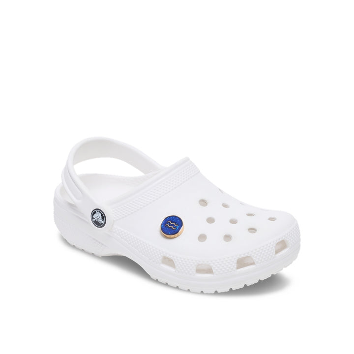 Jibbitz™ Charm Gold Aquarius - Crocs™ Việt Nam