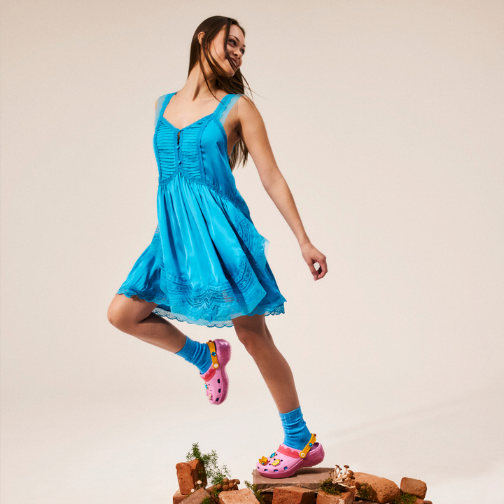 Giày Clog Nữ Crocs Princess Peach Classic Platform - Crocs™ Việt Nam