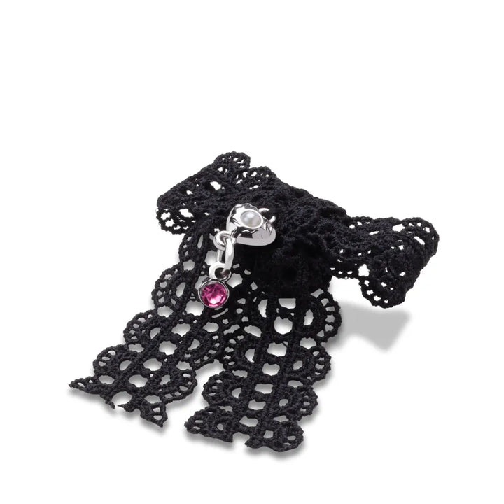 Jibbitz™ Charm Black Lace Bow With Silver Heart - Crocs™ Việt Nam
